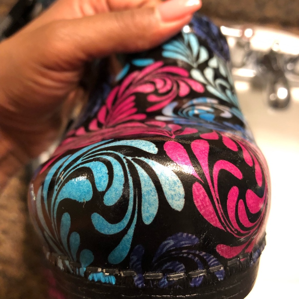 Great for nurses, only worn twice. No box sorry! - Picture 6 of 8